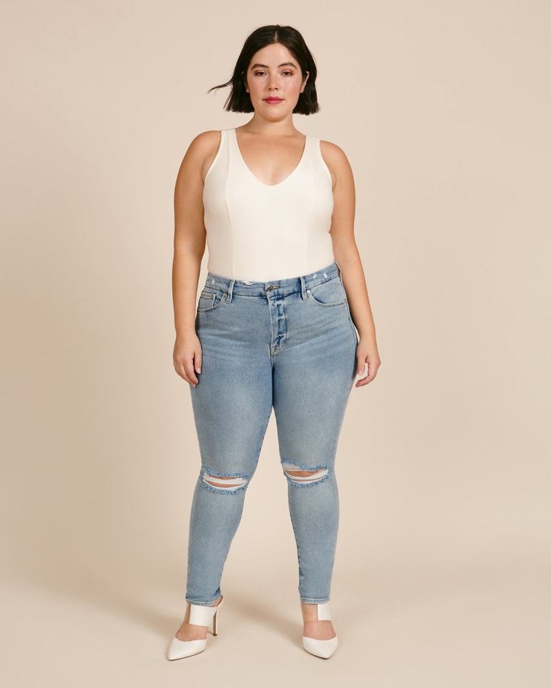 Front of a model wearing a size 12 Good Legs Crop Light Wash in Light Wash by Good American. | dia_product_style_image_id:226790